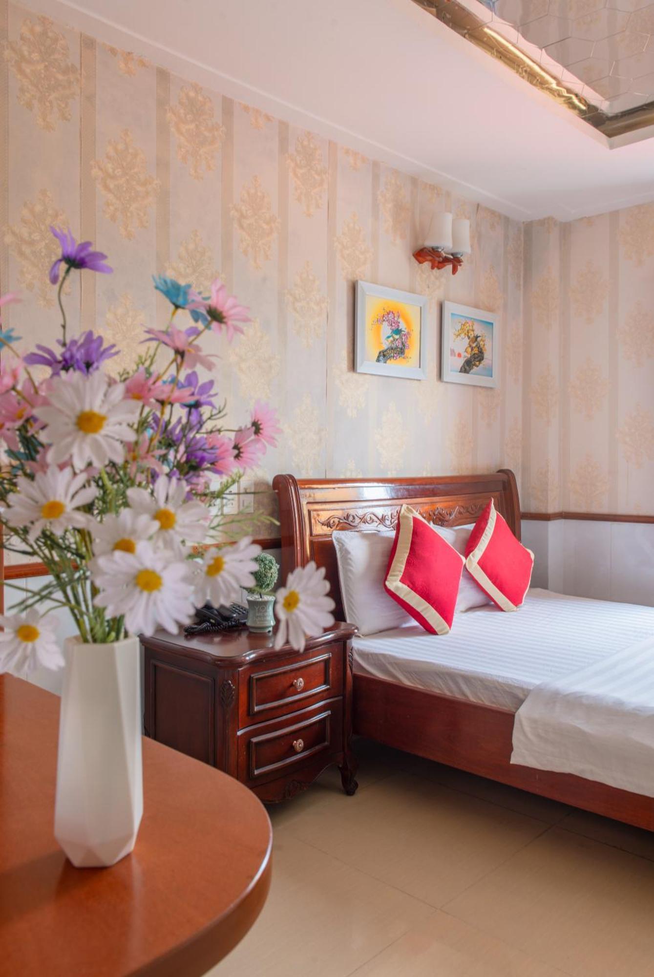Hotel Nhu Y 2 Ho Chi Minh City Exterior photo